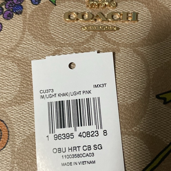 Coach observed by us heart shaped purse New - Picture 6 of 6